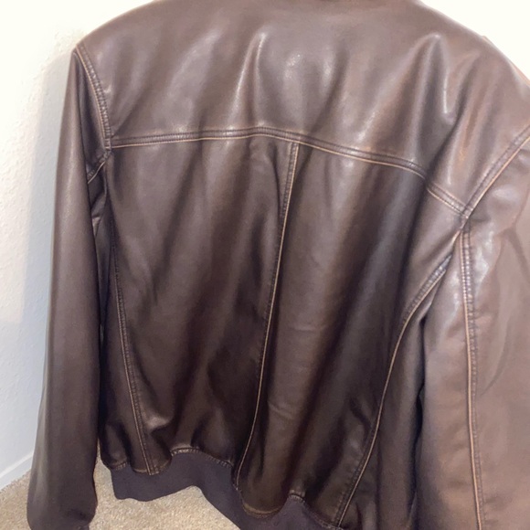 Authentic Brand New Mens Levi’s Brown Leather Jacket with Sherpa Lining size XL - Picture 12 of 14